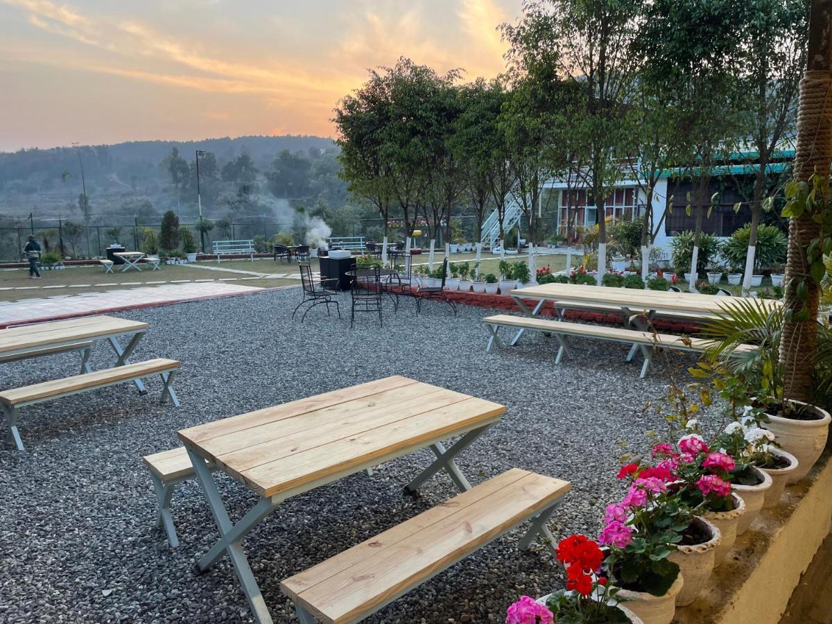 Saraiville- Luxury Riverside Cottages Dehradun Exterior foto